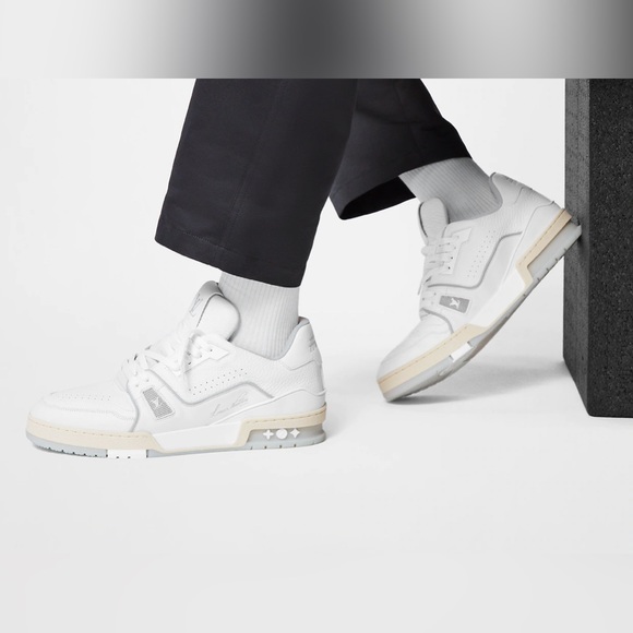 Louis Vuitton Trainer Sneaker - Picture 2 of 7